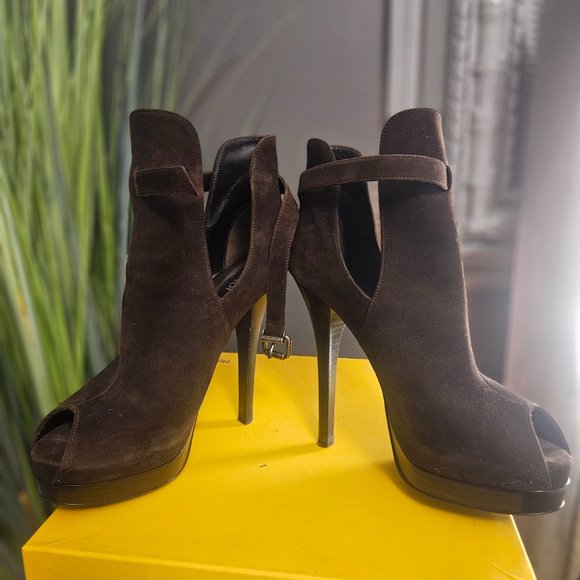 Fendi ankle booties - Picture 2 of 8